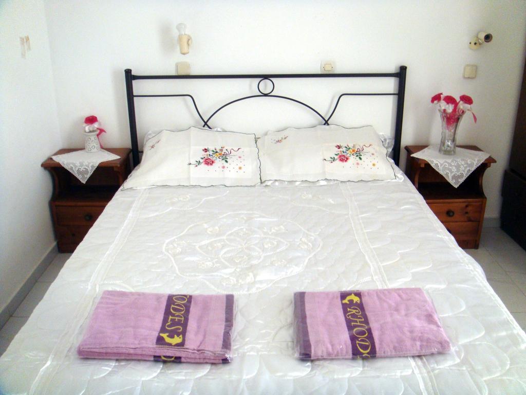 Merryland Studios & Apartments Kremastí Room photo