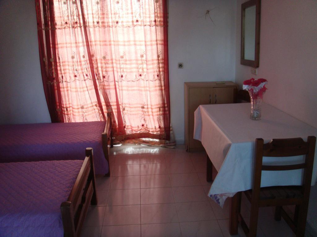 Merryland Studios & Apartments Kremastí Room photo